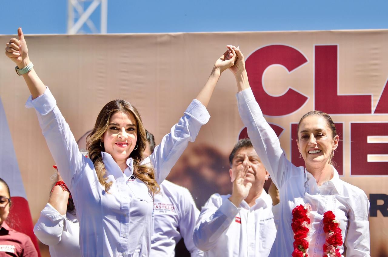 Ruth González con Claudia Sheinbaum