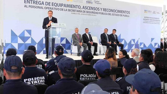 Durante la entrega de equipamiento, ascensos y reconocimientos al personal operativo de la Secretaría de Seguridad Pública del Estado, Moreno Valle resaltó que en Puebla se combate de manera frontal la delincuencia.