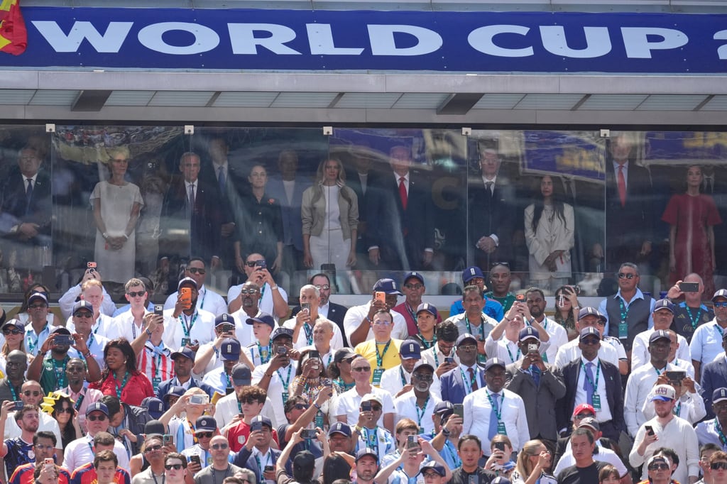 Claudia Sheinbaum comparte palco con Donald Trump, Mark Carney, Gianni Infantino y Melania Trump en la final del Mundial 2026