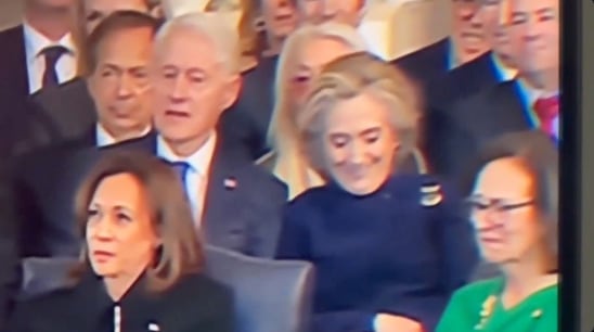 Hillary Clinton se rie de Donald Trump por el tema Golfo de México