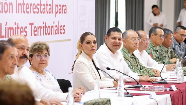 Alejandro Armenta y Evelyn Salgado