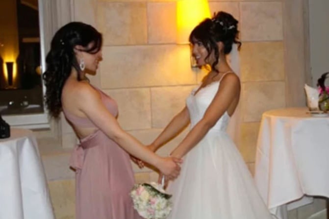 Finge su propia boda