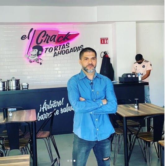Reinaldo Navia en sus tortas ahogadas