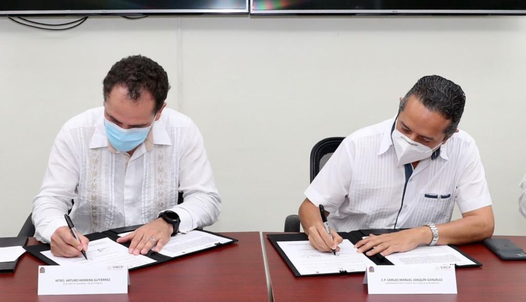 Carlos Joaquín y Arturo Herrera.