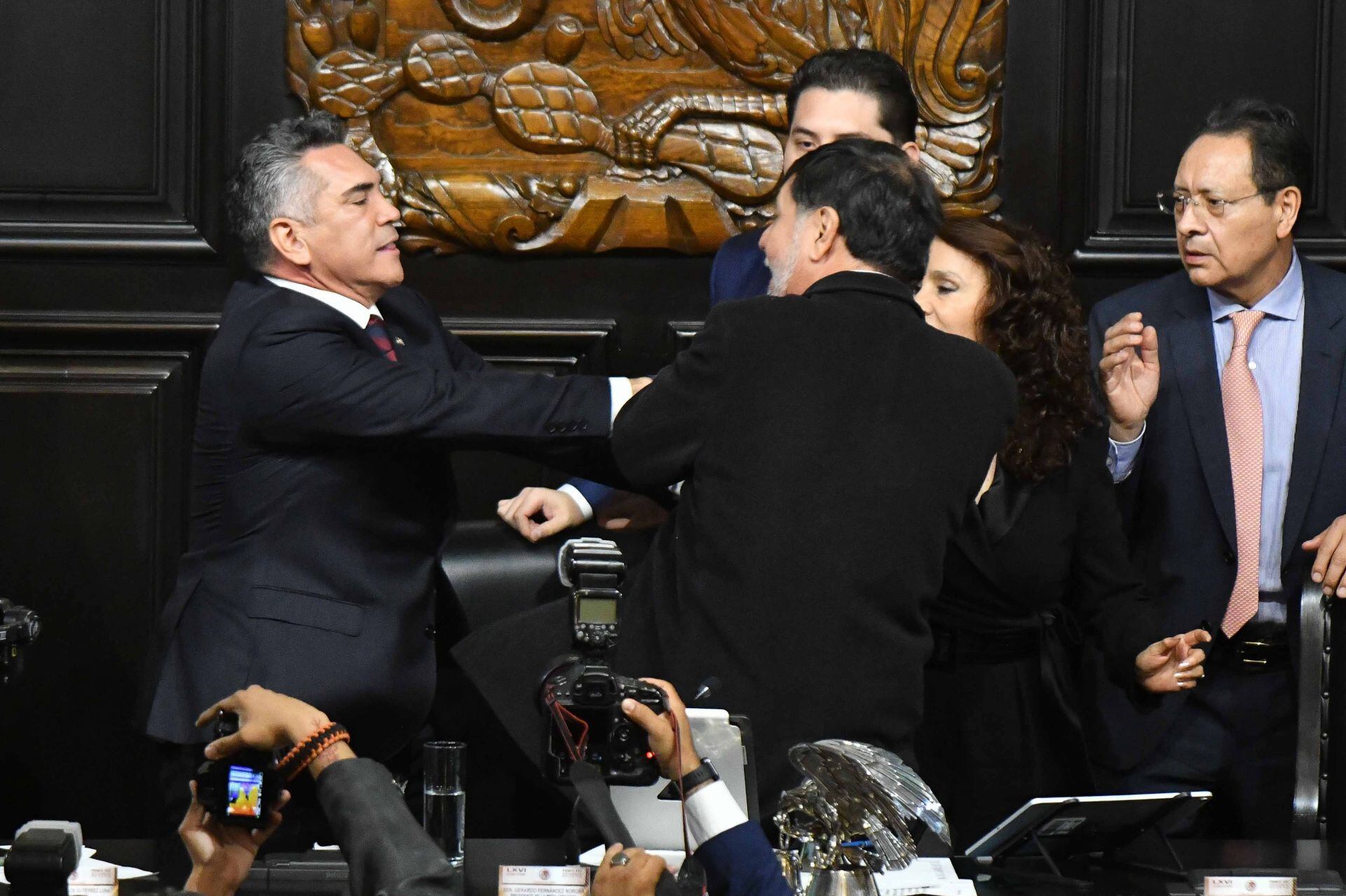 Alejandro Moreno llamó cobarde a Gerardo Fernández Noroña