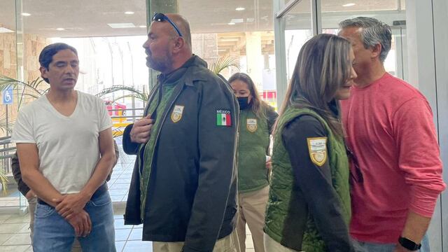Agentes del INM protestan por detención de compañeros