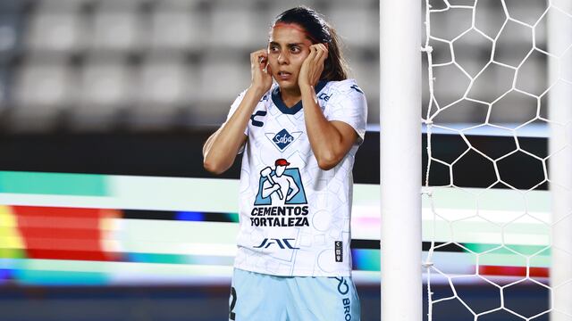 Kenti Robles con el Pachuca Femenil