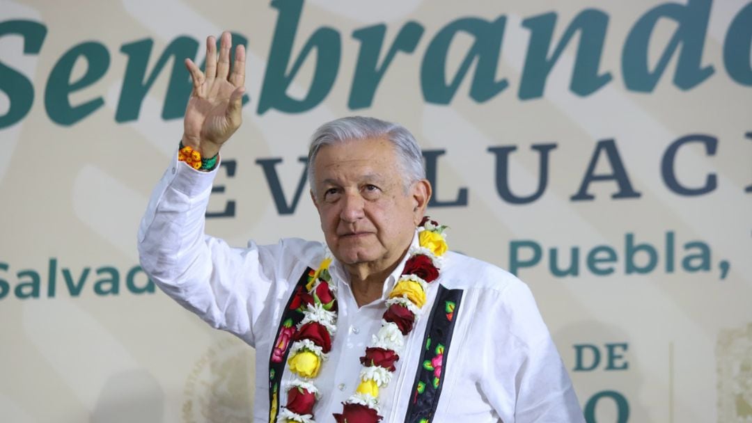 AMLO y Claudia Sheinbaum garantizan la continuidad de los programas sociales en Puebla