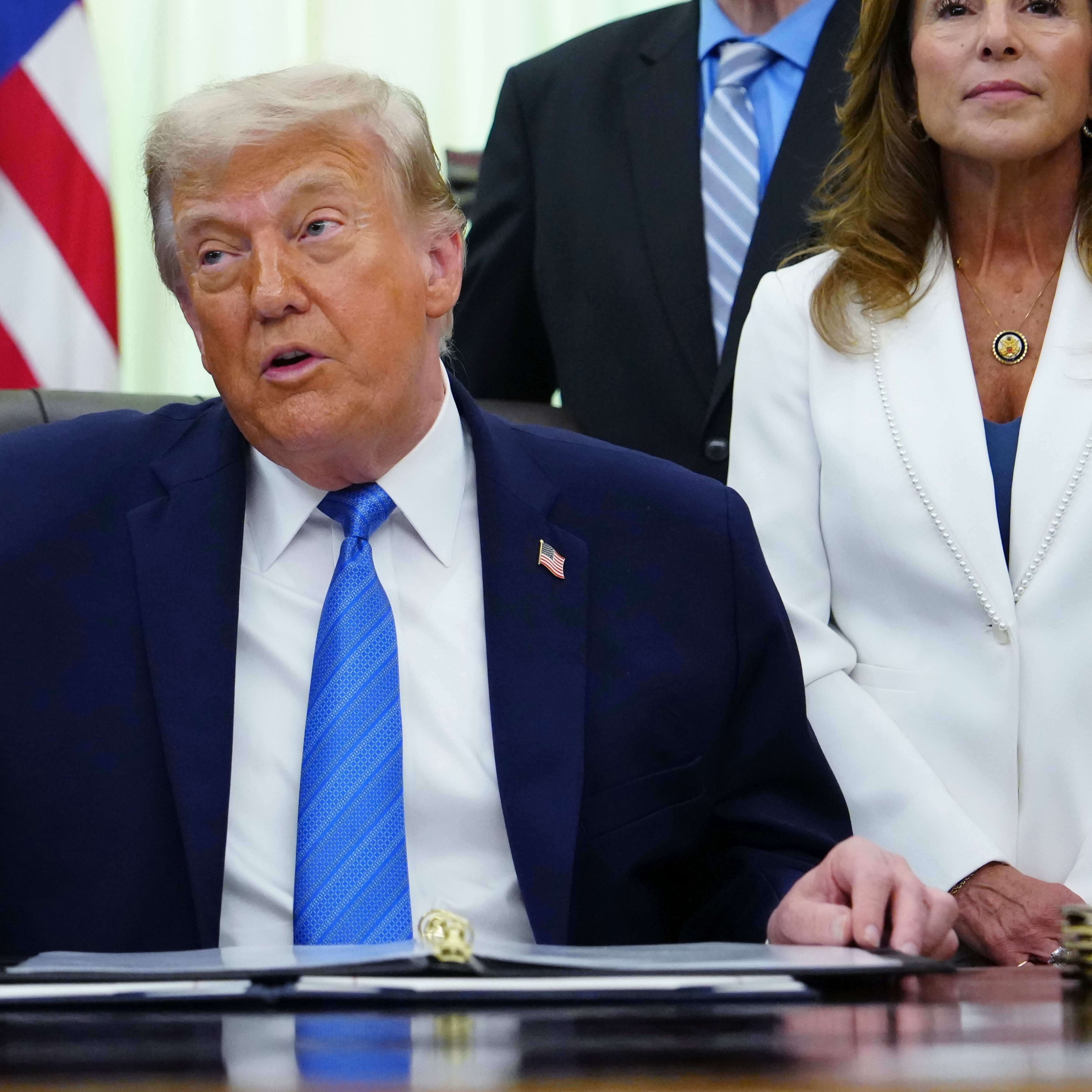 Trump amenaza con golpear “muy duro” a Irán esta noche y eleva la tensión en Medio Oriente