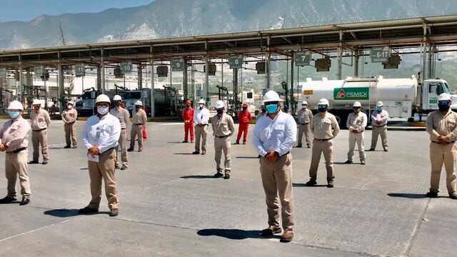 Homenaje de petroleros.