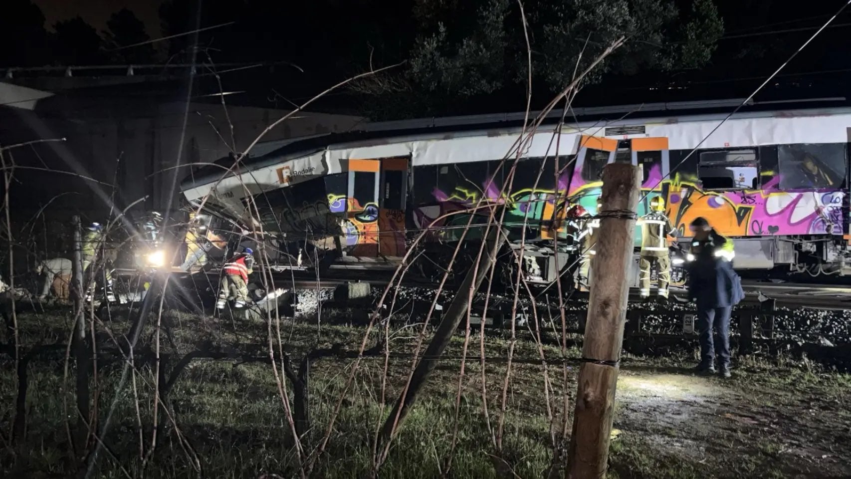 Accidente de tren deja un muerto y heridos en Cataluña
