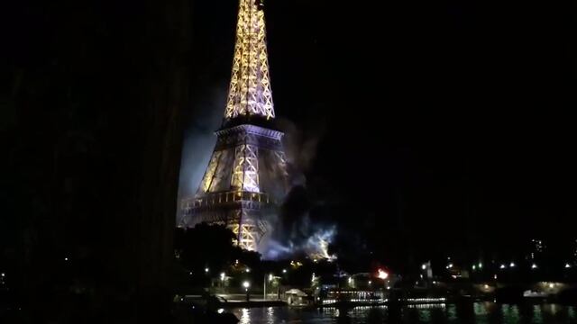 Se registra un incendio en la base de la Torre Eiffel