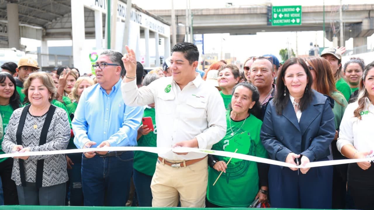Ricardo Gallardo se mantiene entre los cinco gobernadores mejor evaluados del país