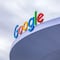 Unión Europea multa a Google con mil mdd por monopolio en Google Play y buscador