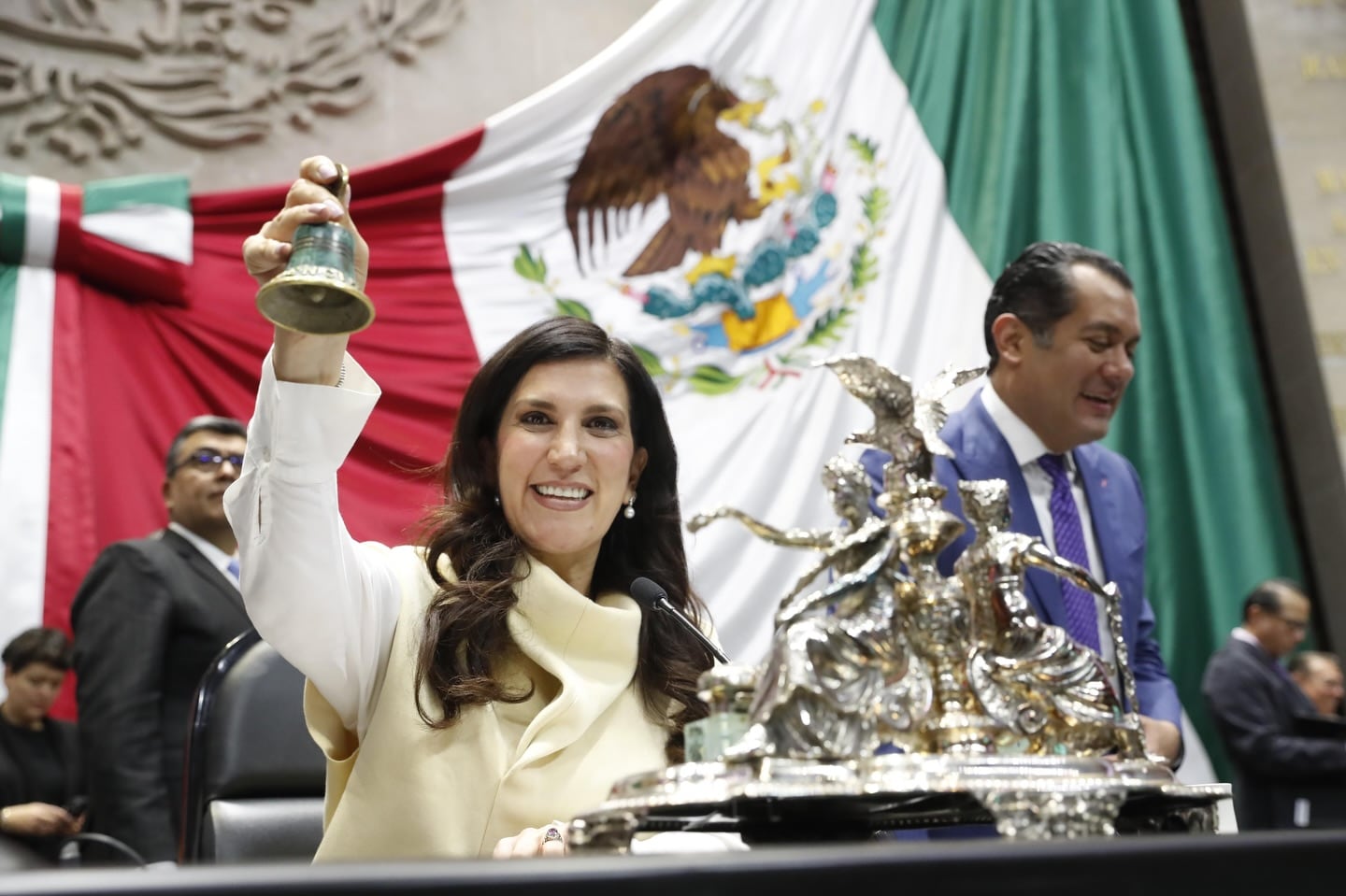 Kenia López Rabadán pide revisar libros de la SEP por caso Marx Arriaga