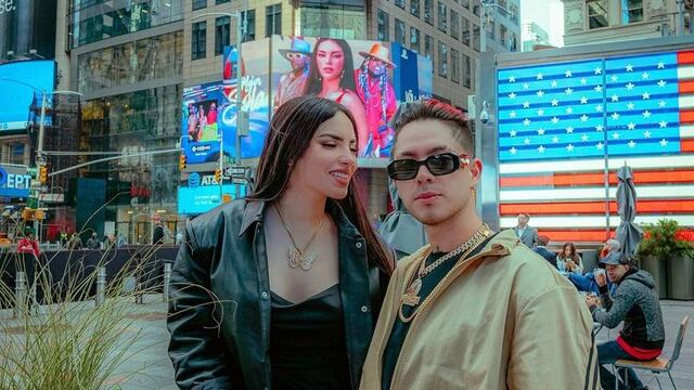 Kimberly Loaiza y Juan De Dios Pantoja