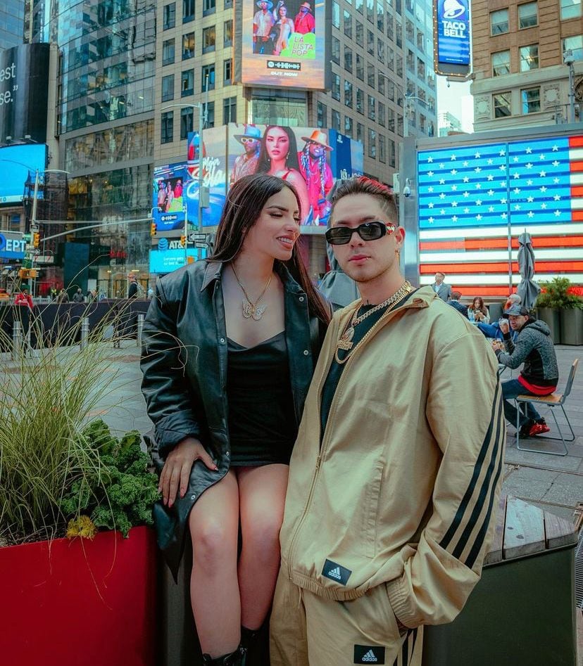 Kimberly Loaiza y Juan De Dios Pantoja
