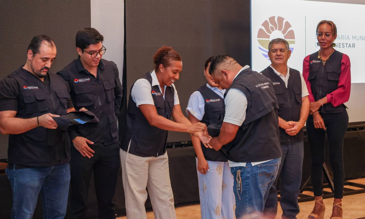Ayuntamiento de Benito Juárez fortalece identidad de servidores públicos.