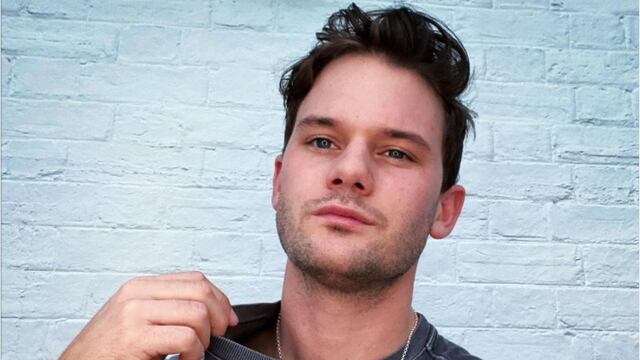 El actor Jeremy Irvine podría interpretar a Alan Scott en la serie 'Green Lantern'