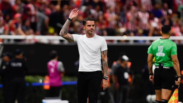 Fernando Gago es denunciado por dejar heces de perro en sillones de la casa que rentó en Guadalajara