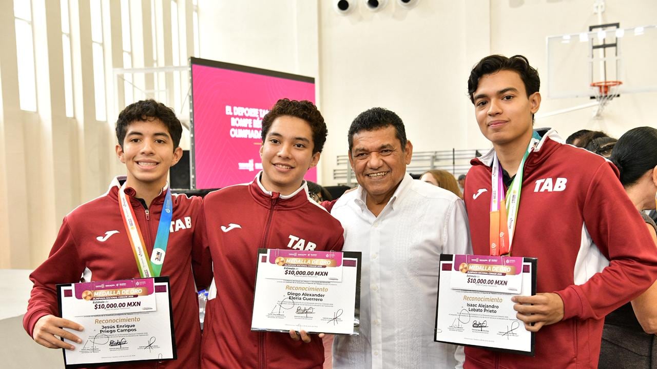 Javier May aumenta a 15 mil pesos las becas para atletas de alto rendimiento en Tabasco