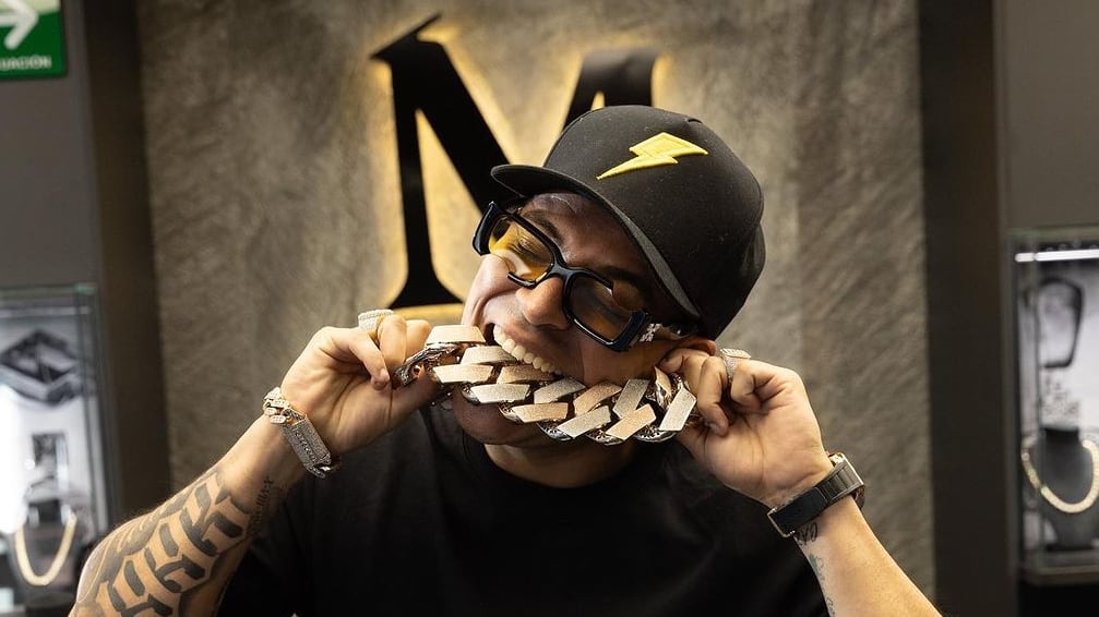 Eduin Caz es víctima de la “maldita delincuencia” nuevamente y le pide a los ladrones que le revendan sus joyas