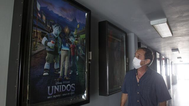 Hombre con cubrebocas