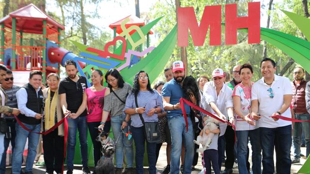 Víctor Hugo Romo de Vivar Guerra entregó el parque Morelos.