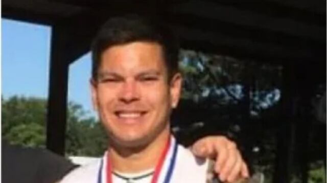 Policía regala sandwich de excremento