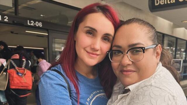 Dulce María se despide de fan