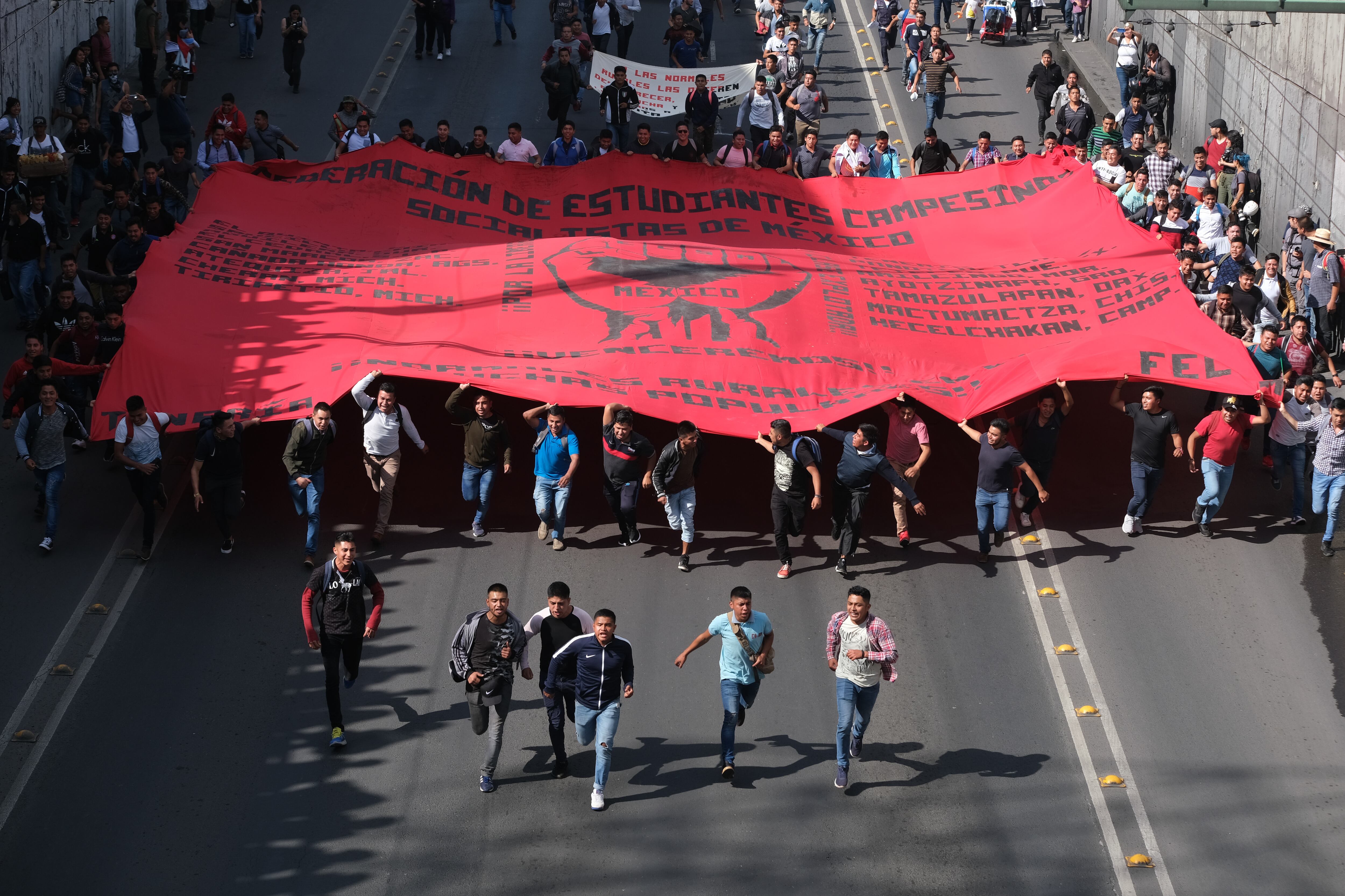 La marcha en conmemoración de los 51 años de la masacre estudiantil de Tlatelolco.