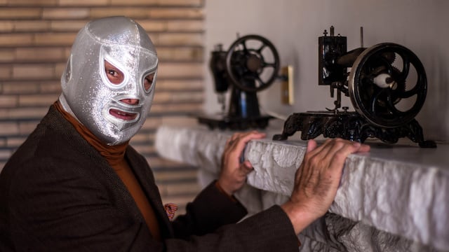Además de ser un ídolo en los cuadriláteros, El Santo se convirtió en el héroe de toda la sociedad mexicana, gracias a las 53 películas e historietas que protagonizó en los años 50.
