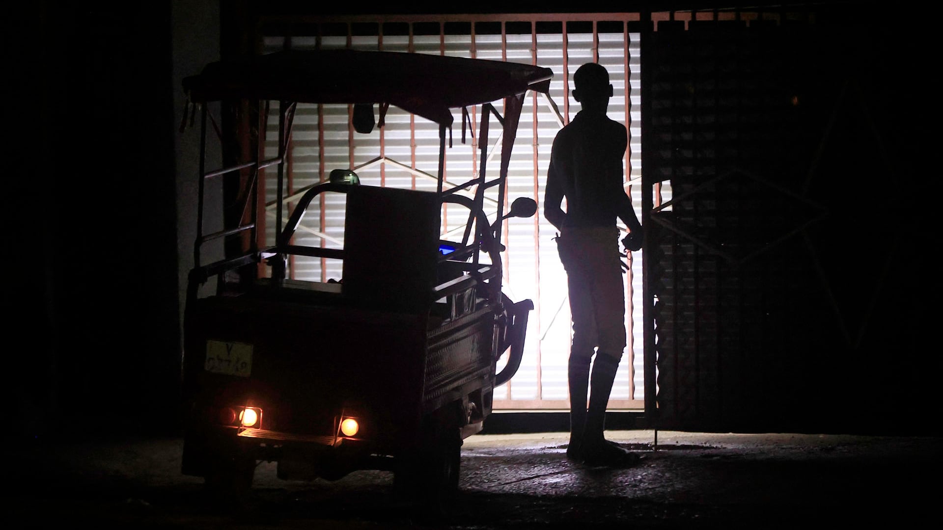 Colapsa el sistema eléctrico: nuevo apagón deja a Cuba sin luz