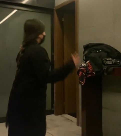 Hace bailes de TikTok en pleno funeral de su tío