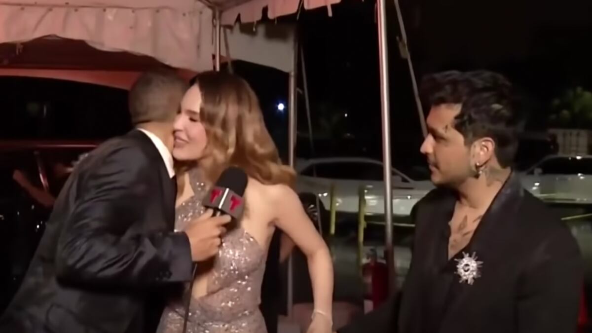 Christian Nodal está celoso de reportero? Exhiben su reacción junto a Belinda