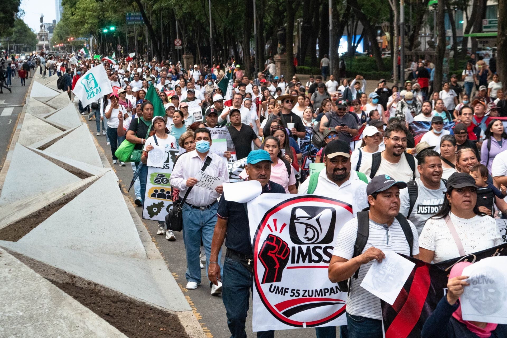 Marcha del IMSS en Reforma
