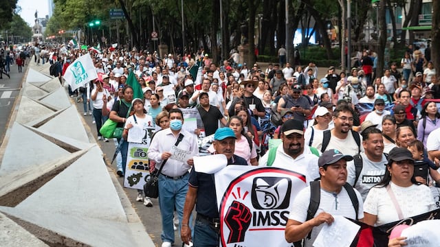 Marcha del IMSS en Reforma