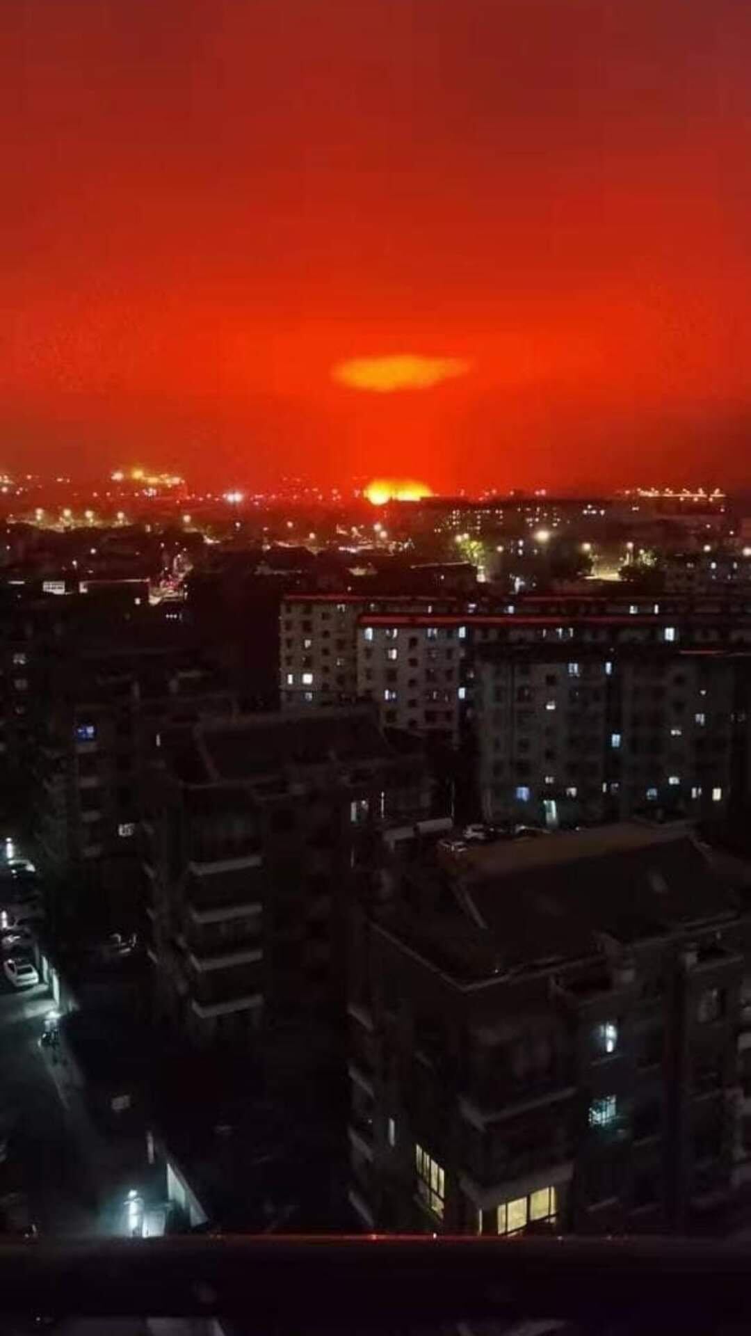 Cielo rojo en Zhoushan, China