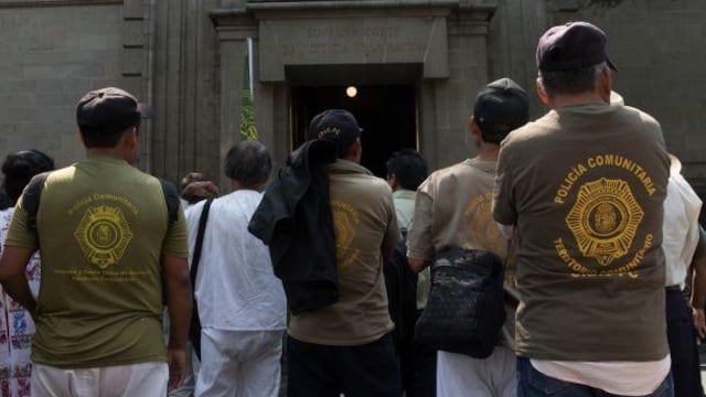 Protesta de la Policía Comunitaria de Guerrero en la Ciudad de México.