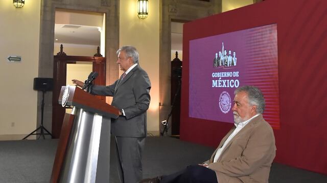 El presidente López Obrador responde preguntas de la prensa en Palacio Nacional.