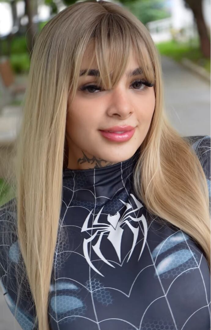 Karely Ruiz como Spider-Woman