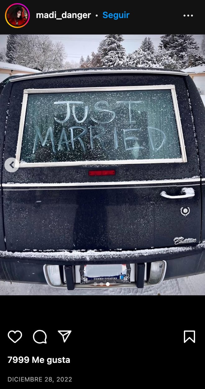 Coche fúnebre usado para boda