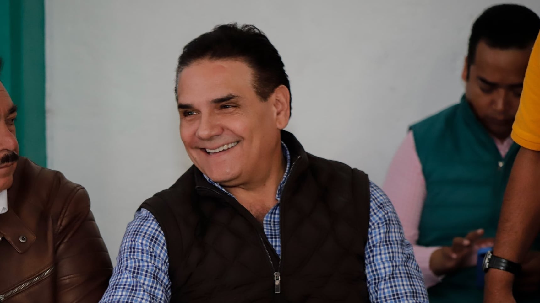 Ni el hermano de Silvano Aureoles sabe dónde está, pero piensa como él