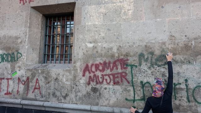Protesta frente a Palacio Nacional.