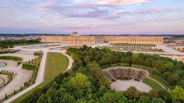 Evacúan Palacio de Versalles por amenaza de bomba