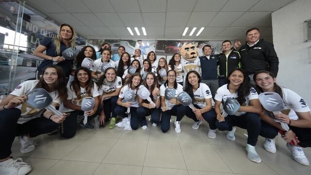 Las jugadoras de Pumas Femenil recibieron un automóvil