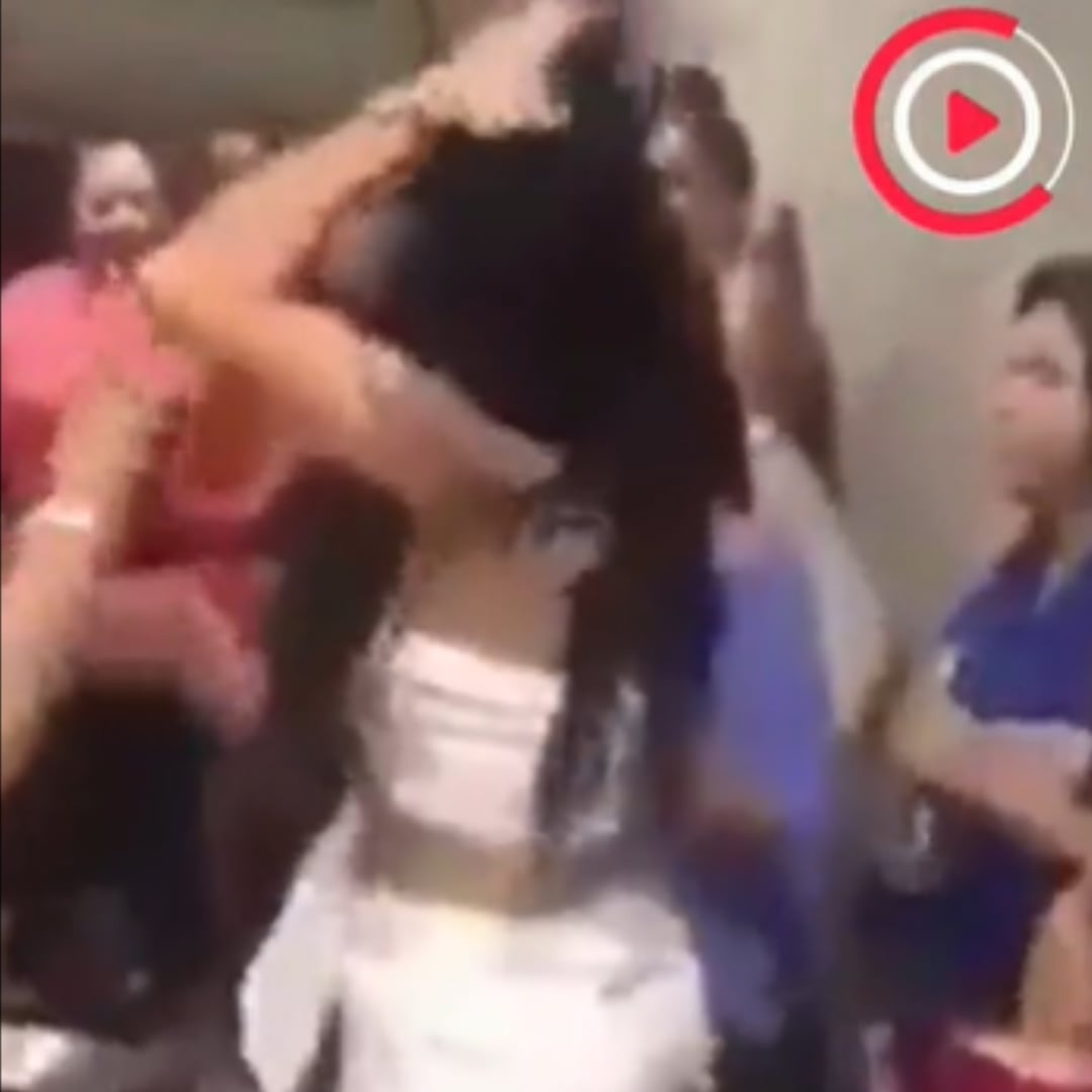 Pelea de mujeres en posada