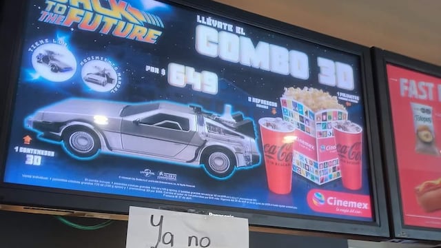 Palomera del DeLorean en Cinemex