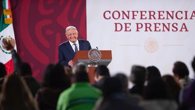 AMLO recuerda que en su infancia "era muy feliz"