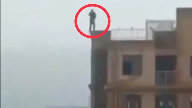 Cae de edificio selfie